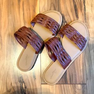 6.5 brown woven Sandles